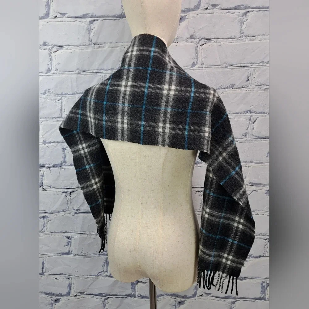 Burberry  Scarf Navy Check 100% Lambswool Scotland 52" x 11.5" - Picture 8 of 10